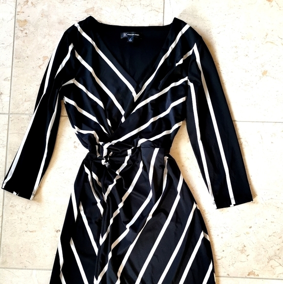 Faux wraparound dress slimming black white dress 3/4 sleeve - Picture 5 of 12